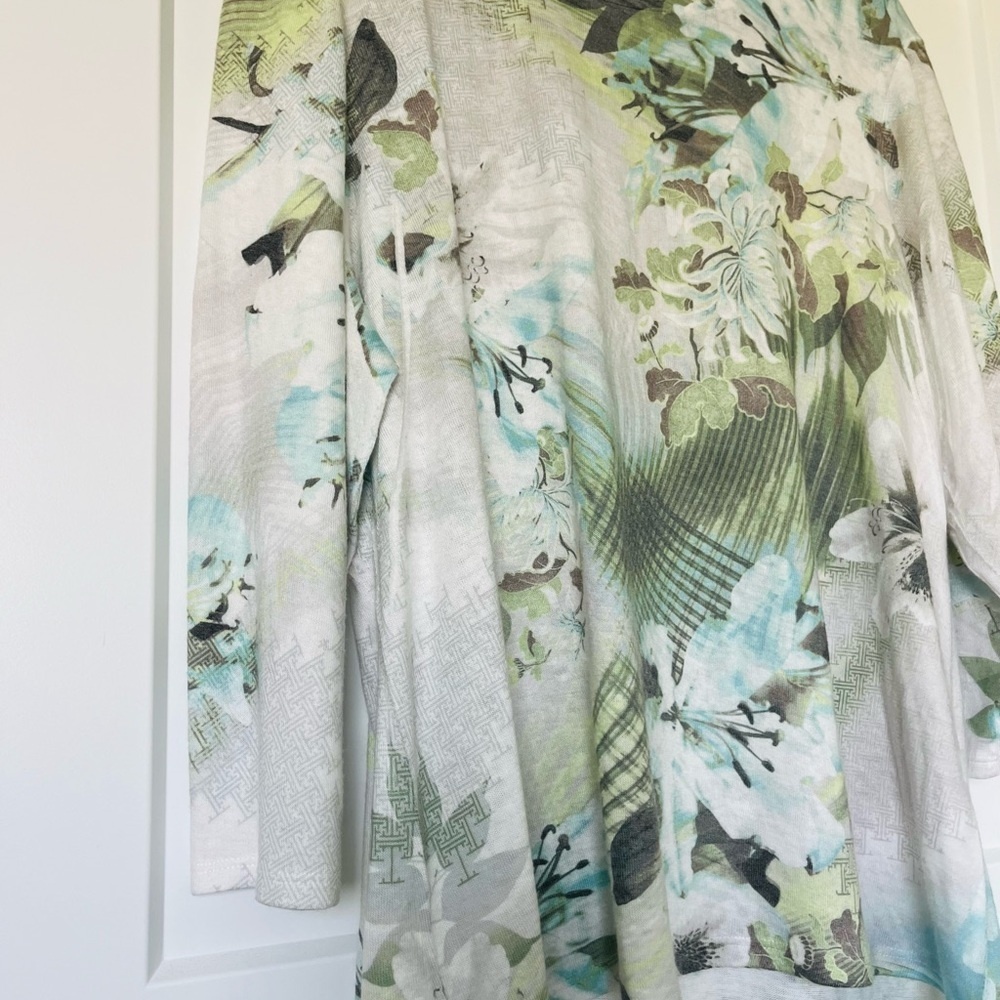 EUC‎ Chico's Green, White & Turquoise Graphic 3/4 Sleeve Fine Gauge Sweater, XL - Picture 9 of 14